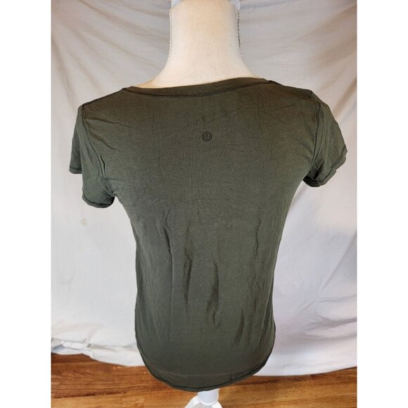 Womans Lululemon Size 4 Olive Green Cross‎ Over Short Sleeve - Picture 4 of 5